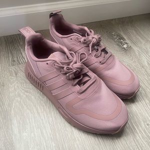Women’s Adidas Sneakers - Size 6